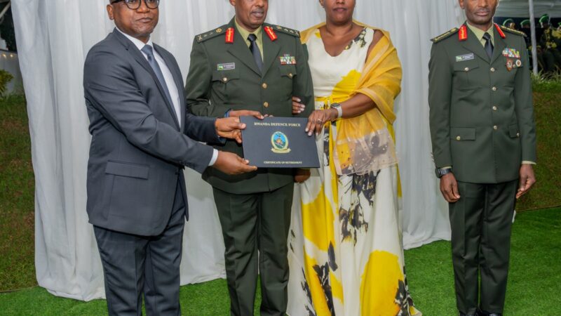 Perezida Kagame yashyize mu kiruhuko cy’izabukuru abasirikare barimo Aba-General icyenda