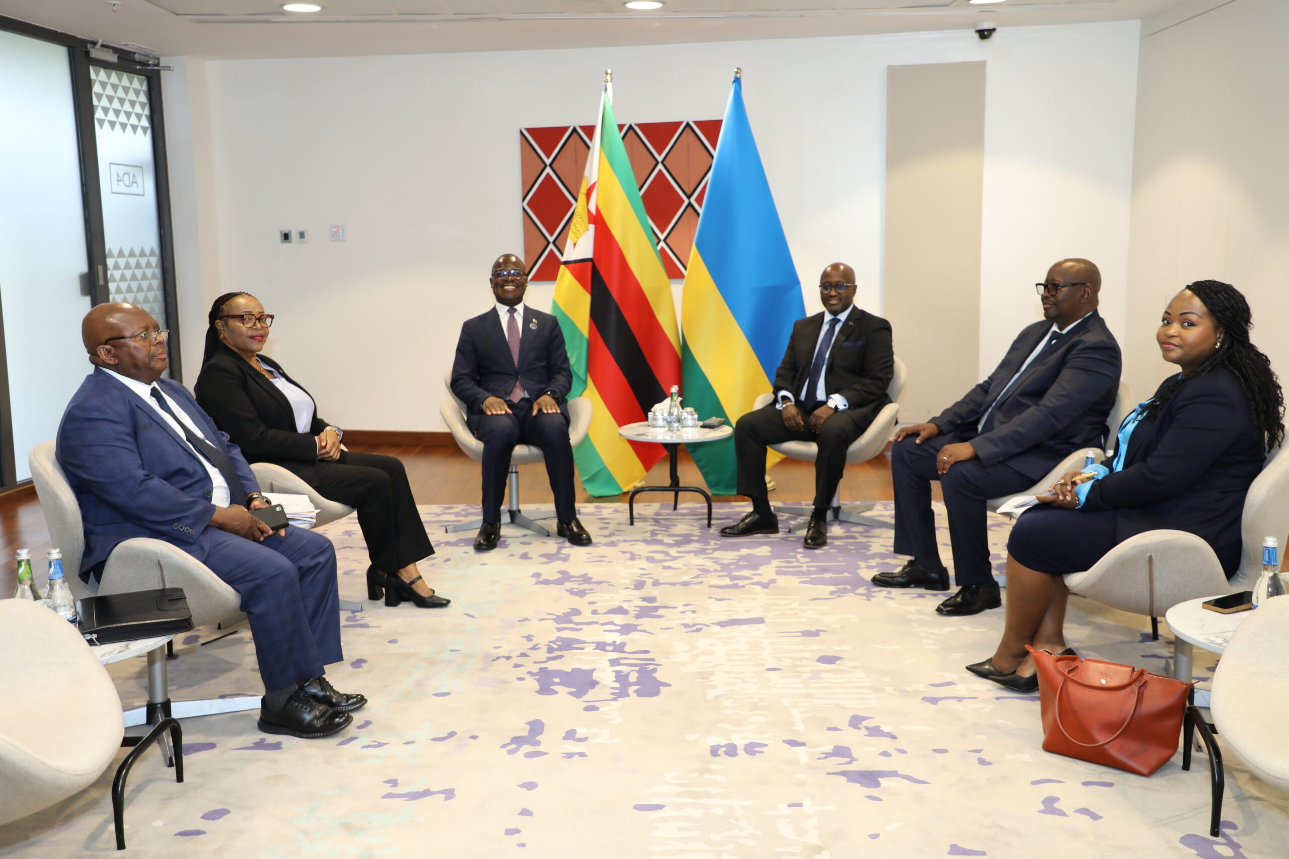 U Rwanda na Zimbabwe byemeje gukomeza ubufatanye mu bikorwa bitandukanye birimo uburezi