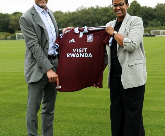 Aston Villa yasinyanye n’u Rwanda amasezerano yo kurwamamaza binyuze muri Visit Rwanda
